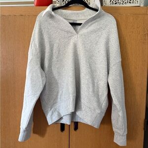 Te Verde Light Gray Notch Collar Pullover Sweater